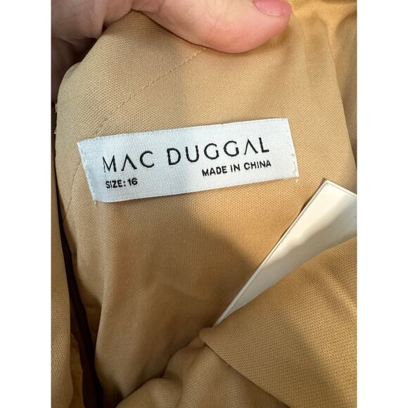 Mac Duggal NWT Sequin Floral Bow Shoulder Trumpet Gown in Amethyst Size 16 - Picture 6 of 8